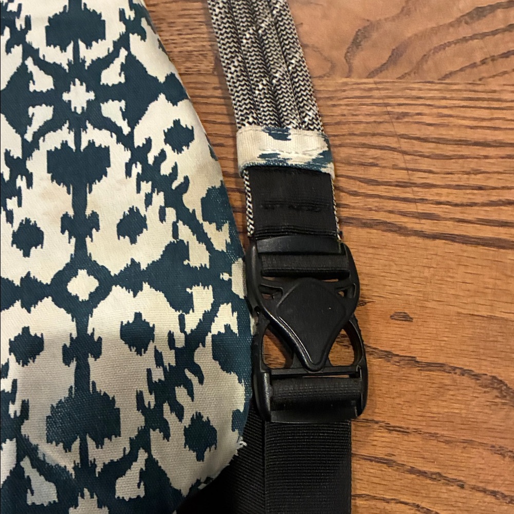 Kavu Navy and White Patterned Sling Bag - Picture 11 of 16
